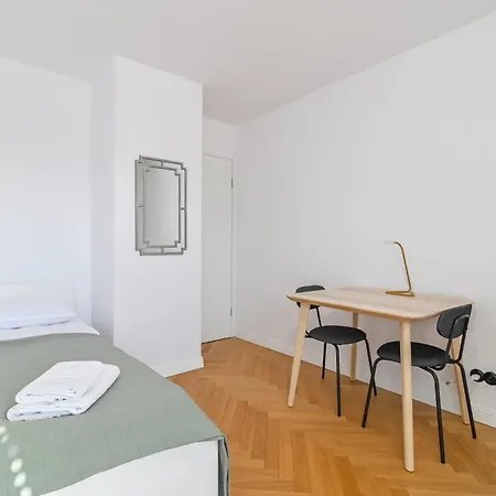 Awanport Ltc - * グディニャ