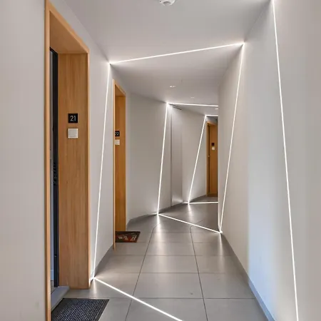 Awanport Ltc - * グディニャ